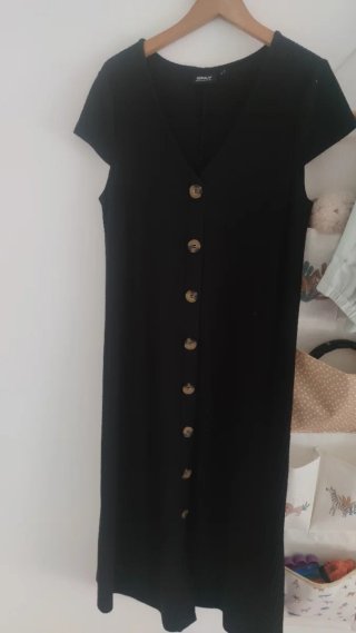 Vestido midi premamá canalé negro con botones