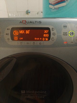Lavadora secadora Hotpoint Aqualtis