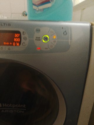 Lavadora secadora Hotpoint Aqualtis
