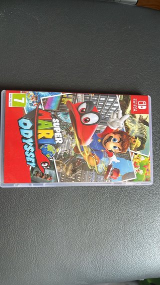 Nintendo Switch + Mario Odyssey