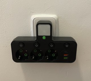 Regleta con 3 enchufes y 3 USB + Luz