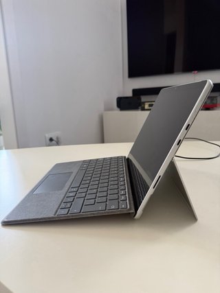 Microsoft Surface Pro 8 i5/RAM8Gb/256Gb + Pen