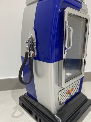 Mini frigorifero Red Bull stile stazione di servizio
