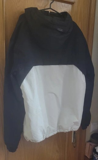 Anorak Pull&Bear Negro y Blanco