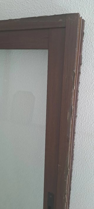 Ventana corredera aluminio marrón