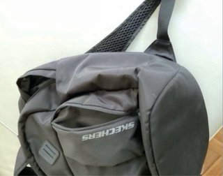 Mochila Skechers Negra.