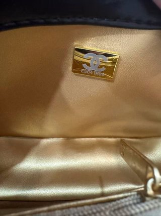 Bolso Chanel Negro Dorado