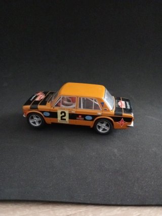 Coche Scalextric SEAT Naranja Nº 2