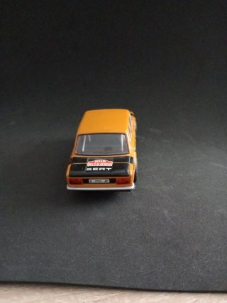Coche Scalextric SEAT Naranja Nº 2