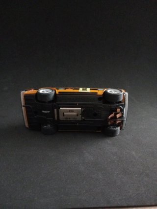 Coche Scalextric SEAT Naranja Nº 2