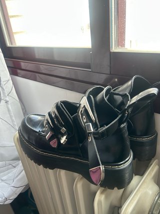 Zapatos negros con hebillas