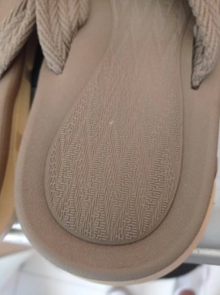 Chanclas beige sin estrenar talla 42