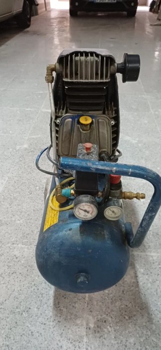 Compresor de aire 1,5 Hp, 25 litros