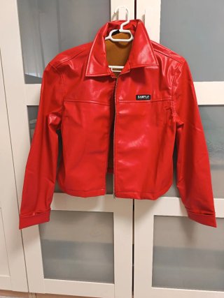 Chaqueta de cuero roja