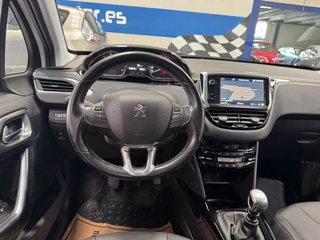 Peugeot 2008 1.2 i