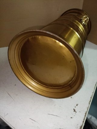 Paragüero de latón con cara