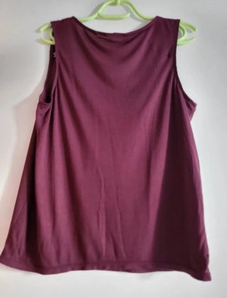 BLUSA BURDEOS CON ENCAJE