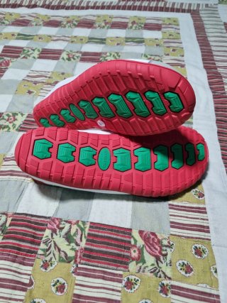 Zapatillas Saguaro Talla 40 Blancas y Rojas