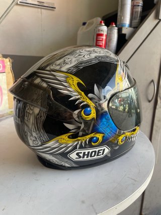 Casco SHOEI Negro con Diseño