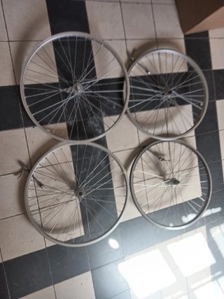 3 Ruedas Bicicleta 24 Delanteras y 1 Trasera