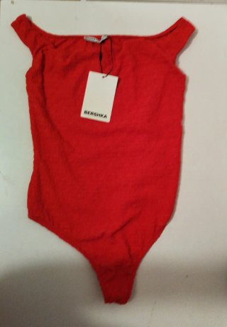 Body Bershka Rojo nuevo con etiqueta