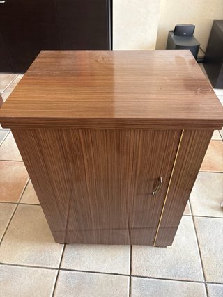 Máquina de coser Sigma con mueble