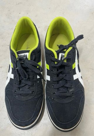 Zapatillas Asics Negras y Verdes