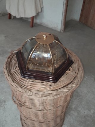 Lámpara de techo de cristal y madera