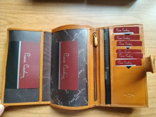 Cartera Pierre Cardin cuero Nueva