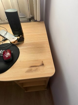 Escritorio de madera.
