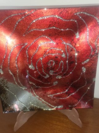 Plato decorativo rojo con purpurina