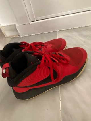 Zapatillas Baloncesto Nike Rojas y Negras