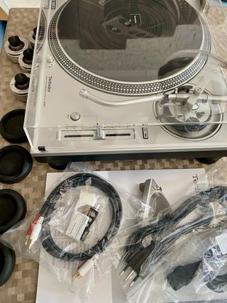 Tocadiscos Technics SL-1200GR + Pies Isonoe