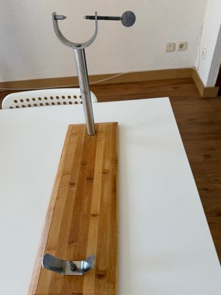 Jamonero de madera y metal