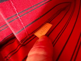Louis Vuitton Pochette Monogram Marrón/Rojo