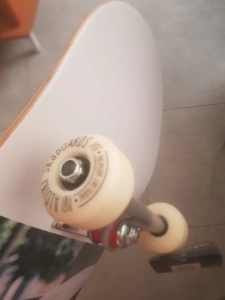 Skate Aloiki con diseño de camioneta