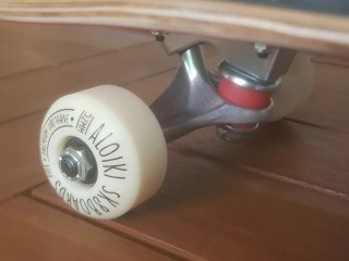 Skate Aloiki con diseño de camioneta