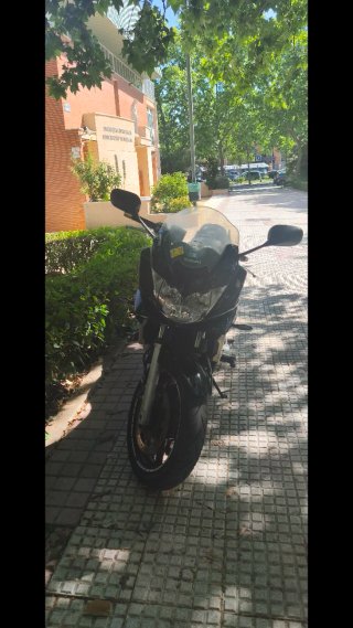 Suzuki GSF Bandit 650S Negra