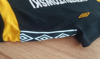 Sudadera Umbro negra talla 164/XS