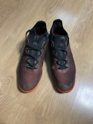 Zapatillas Adidas Futsal Negras y Rojas