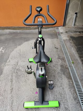 Salter Stone  PT 1590 bicicleta estática spinning.