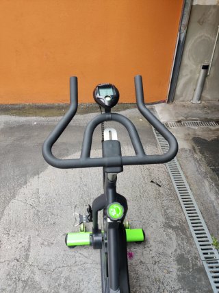 Salter Stone  PT 1590 bicicleta estática spinning.