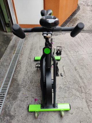 Salter Stone  PT 1590 bicicleta estática spinning.