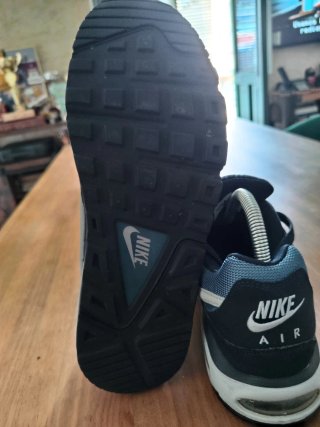 Nike Air Max Command