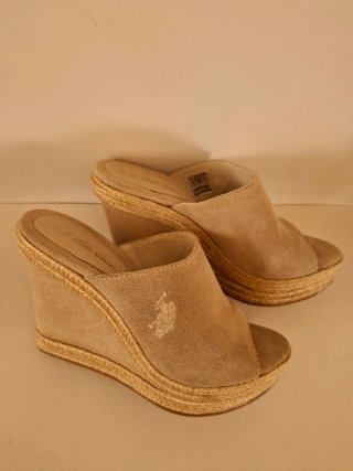 Zuecos cuña piel US Polo Assn beige