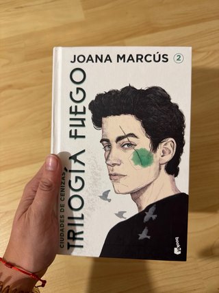 Ciudades de humo. Edición especial con cantos d...