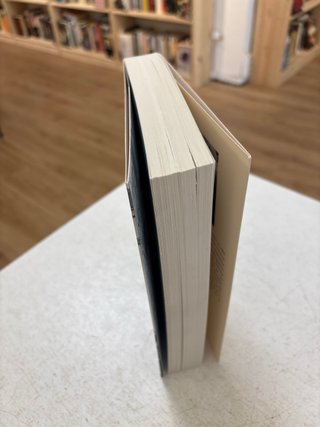 Pólvora mojada basado en la novela de Konrad Lo...