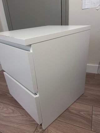 Mesita de noche IKEA 2 cajones blanca