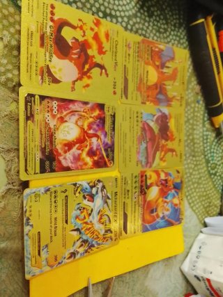 Lote 6 cartas doradas Pokémon Charizard