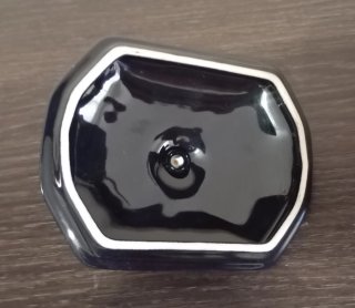 Joyero porcelana negra tapa y asas oro 24 quilates